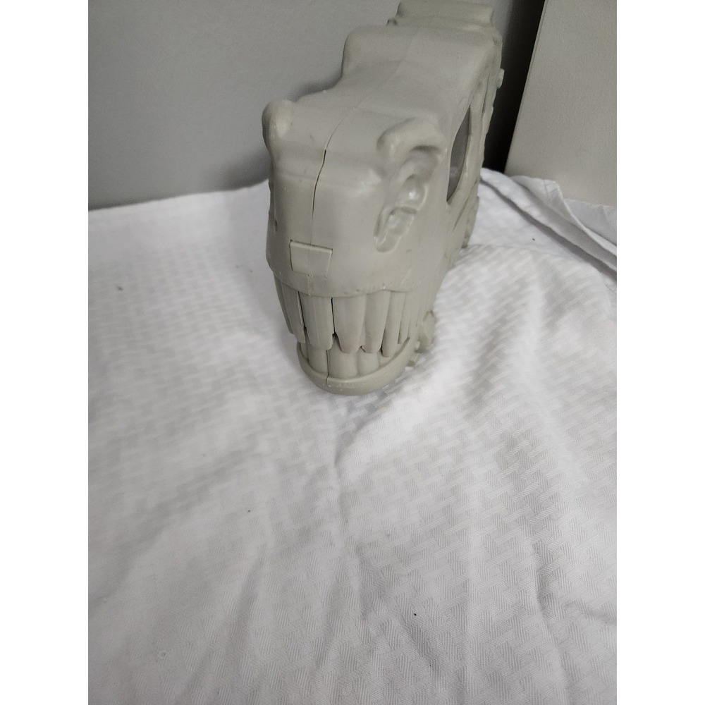 Jurassic World Dominion T-Rex Skull Carry Case Dinosaur Mini Figure Storage Gray